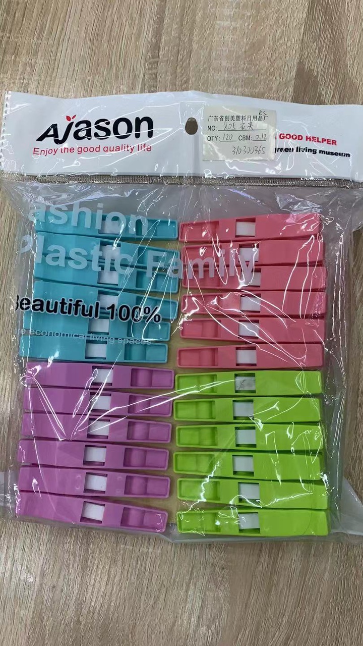 805 Clothes peg