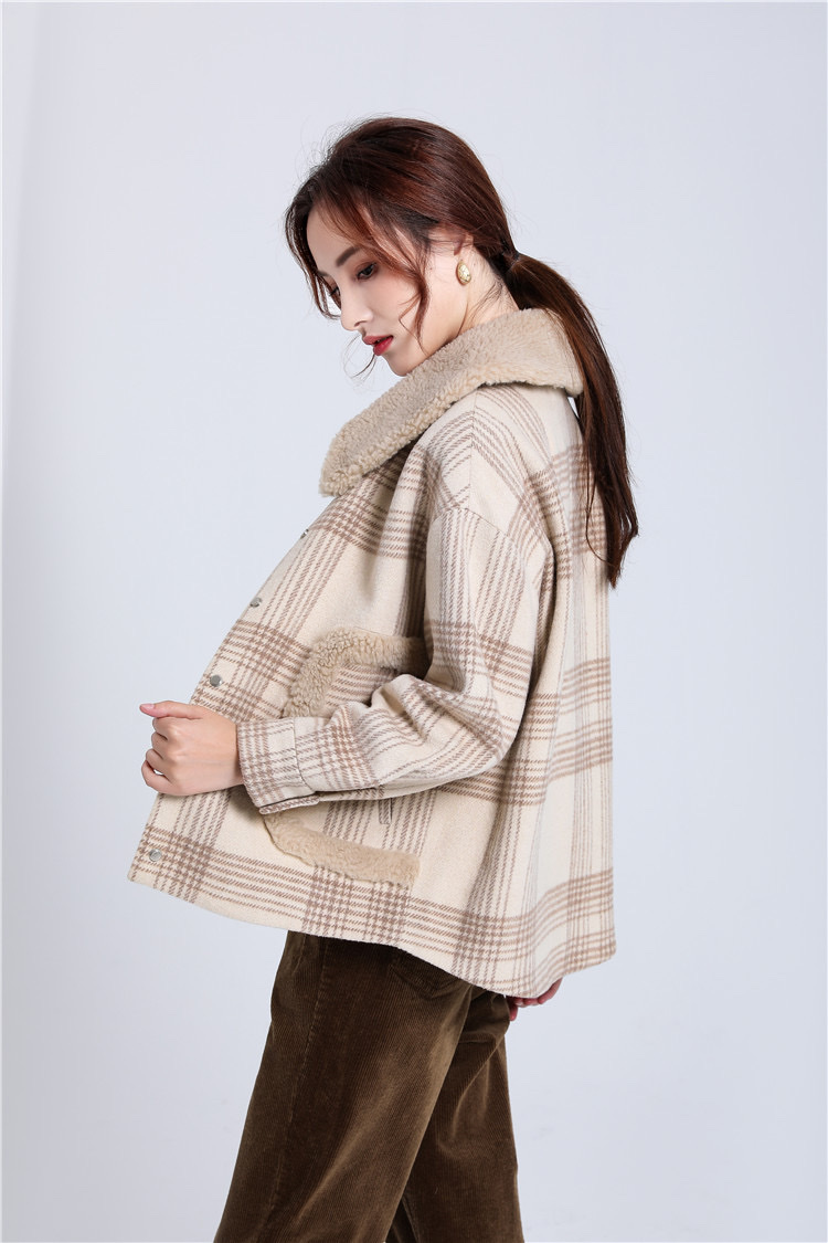 Jimmy Seio's 2020 winter collection features a new short apricot checkered wool coat Item Picture