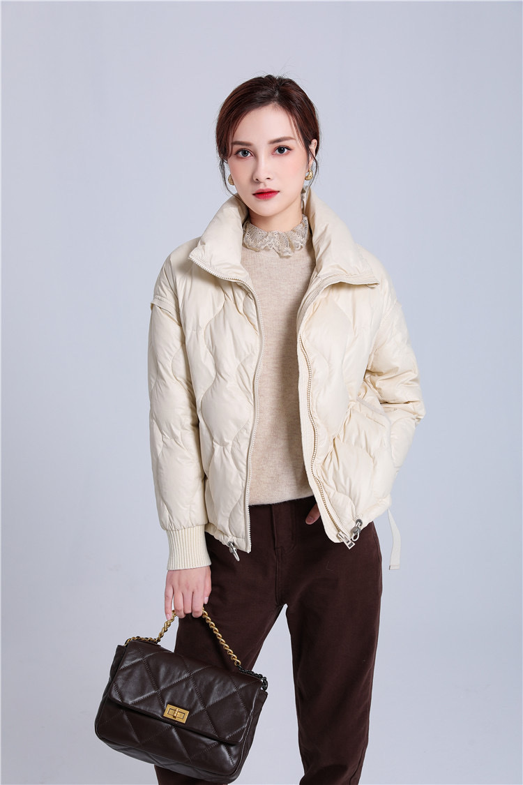 Jimmy Seio's new short black beige down jacket for winter 2020 Specification image