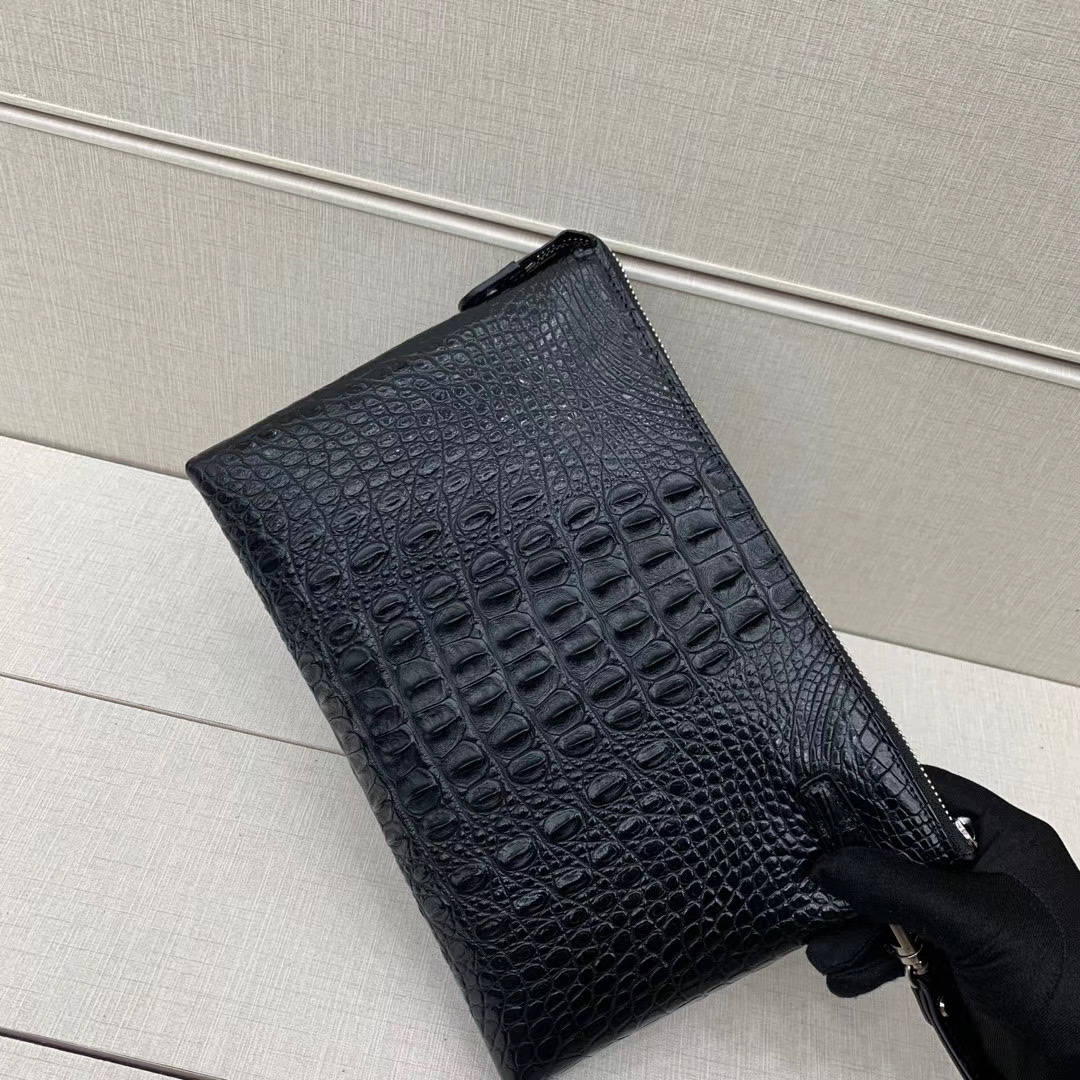 🐊 🐊 Burst Crocodile Envelope Bag Handle Bag [Proud][Proud] The Whole Skin Without Splice [Color][Color] Inside The First Layer Of Cowhide 🐂🐂 Specifications Width 27 Height 18 Thickness 3Cm Application Scenario