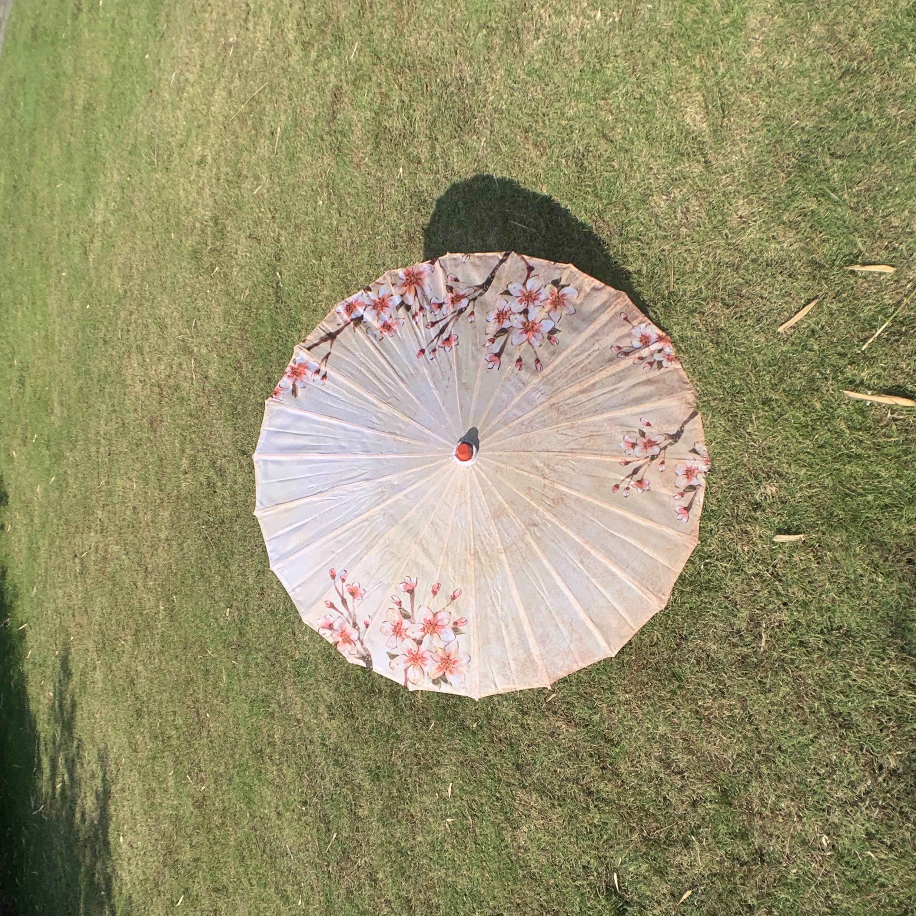 Jiangnan Ancient Chinese Style Classical Oil Paper Umbrella Dance Umbrella Show Chinese Wedding Ceiling Decoration Wedding details Picture