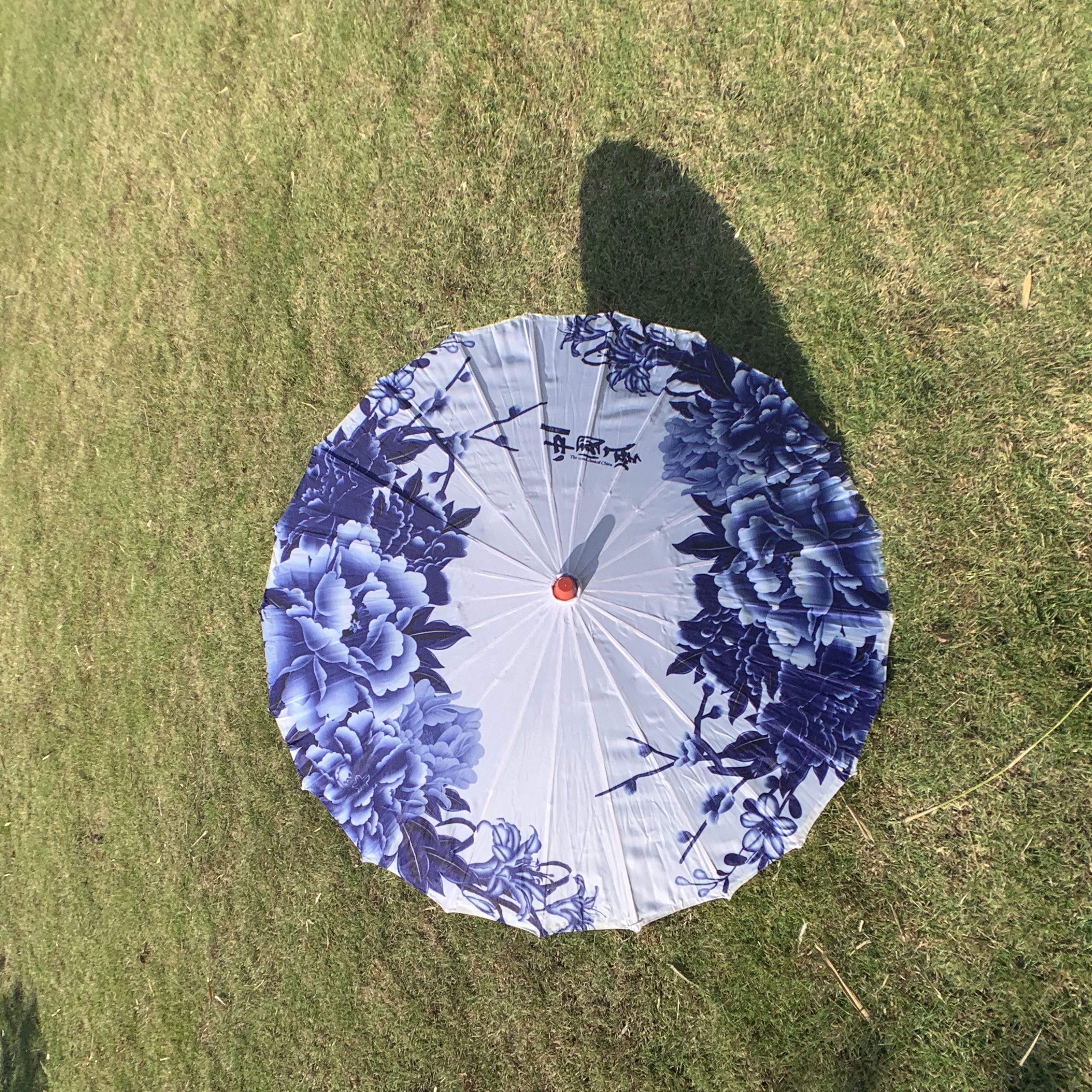 Jiangnan Ancient Chinese Style Classical Oil Paper Umbrella Dance Umbrella Show Chinese Wedding Ceiling Decoration Wedding Application Scenario