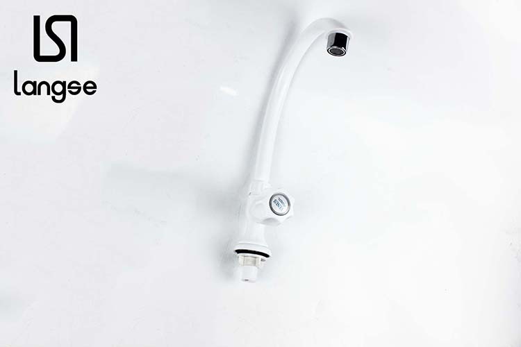 Plastic Vertical Kitchen Faucet Application Scenario