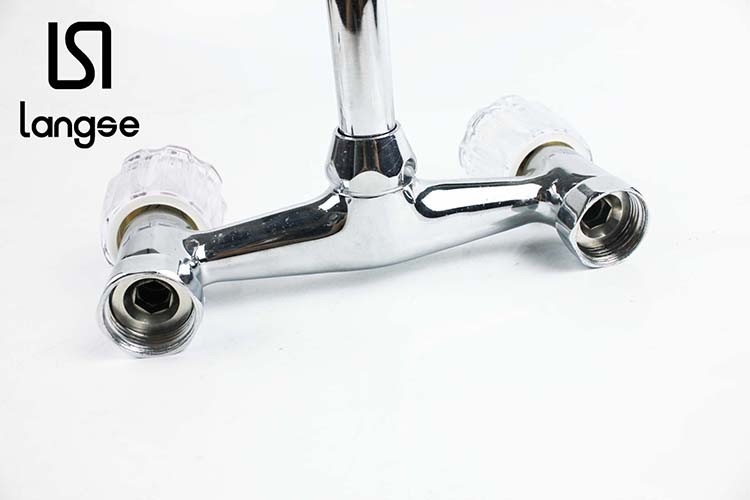 Transparent Hand Wheel Kitchen Up Curved Faucet Application Scenario