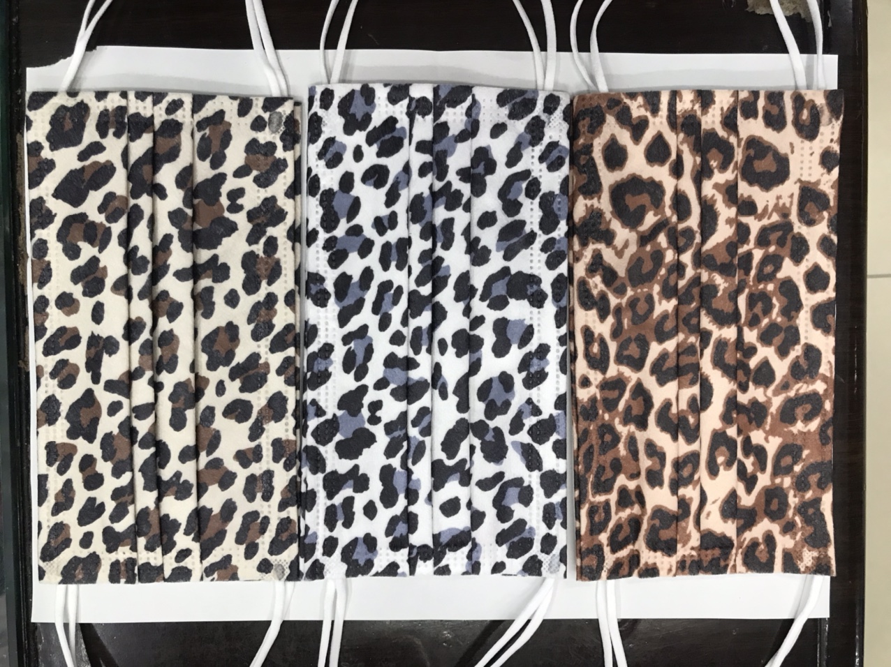 成人豹纹水刺布口罩