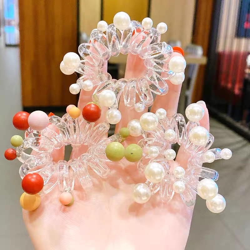 South Korean Net Red Pearl Telephone Line Scrunchie Simple Girl Headwear With Ponytail Hair Rope Mermaid Small Leather Band Hair Accessories Application Scenario