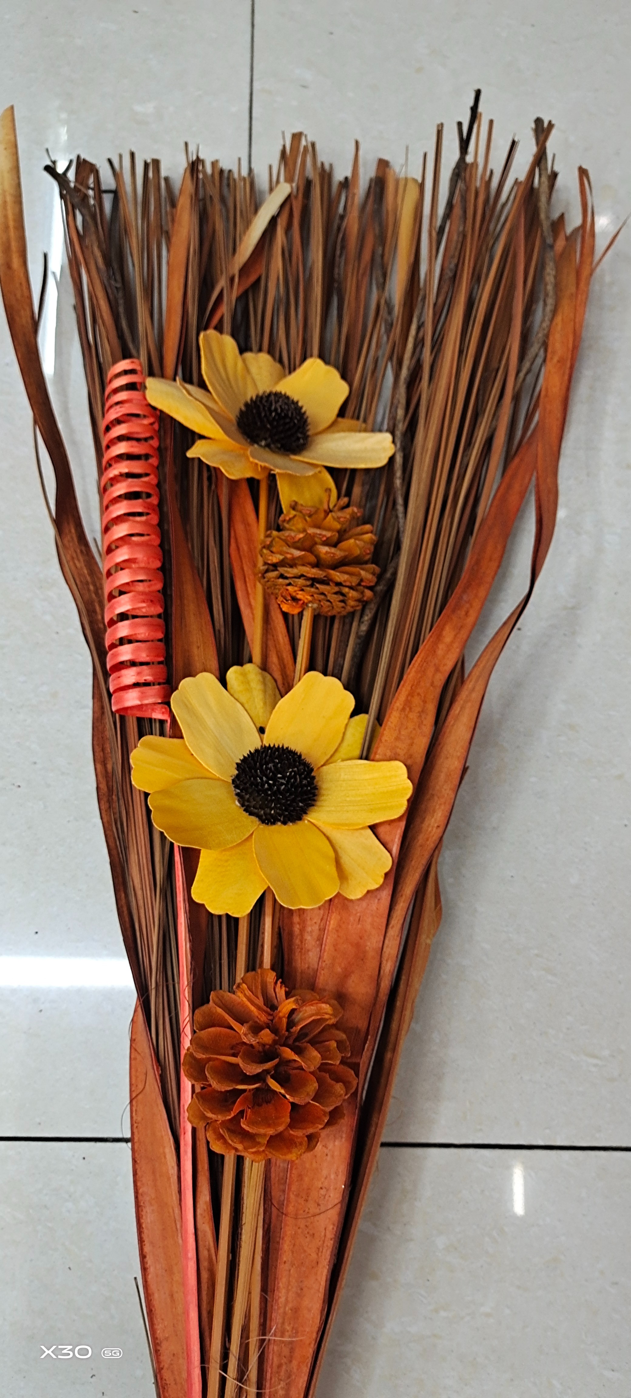  Wood chip bouquet in real case 