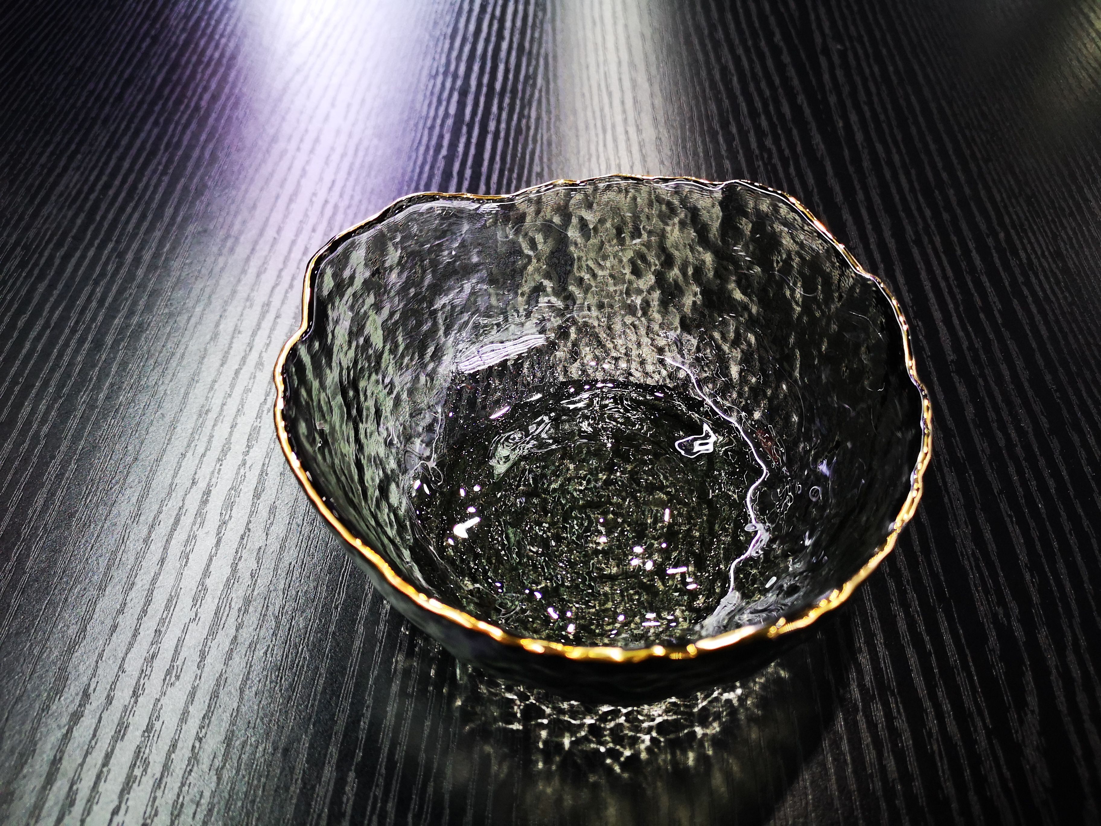 Yiwu Quality salad bowl, small tea-washed salad bowl in smoky grey with gold plating Application Scenario