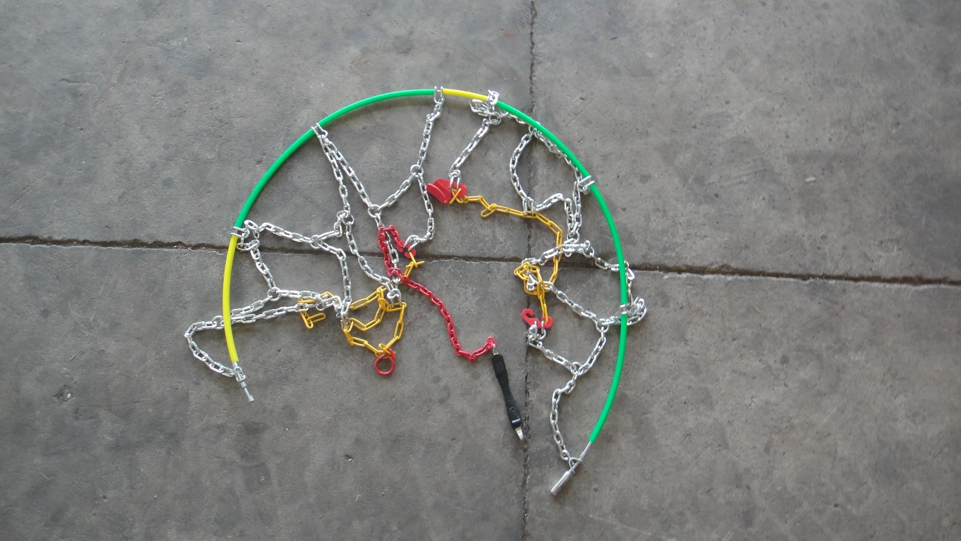 The KN series of car anti-skid chains are used for getting out of trouble and driving on snowy and muddy ground pic 3