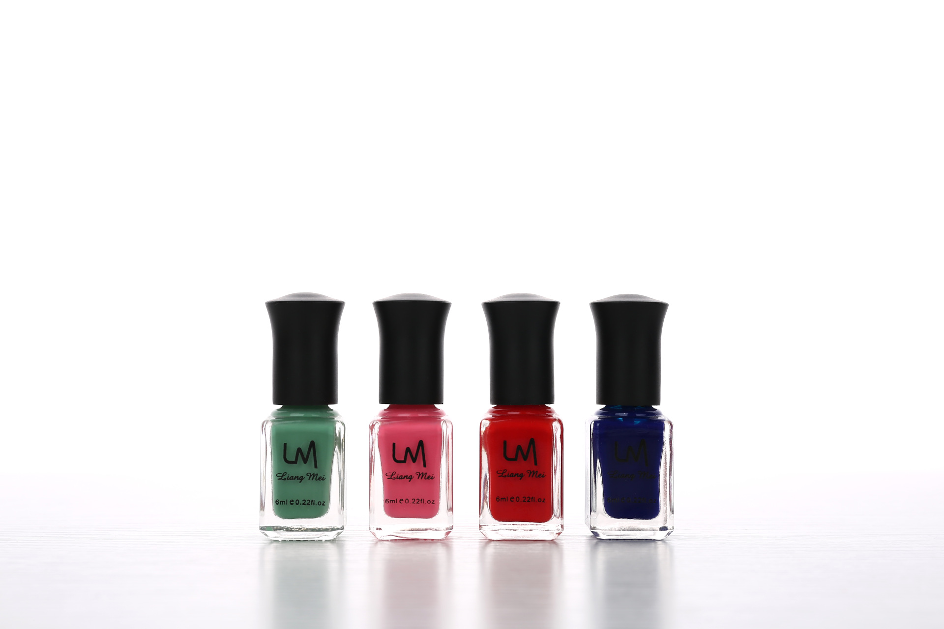 LM's new water-based nail polish is peelable, long-lasting, odorless, peel-off, transparent and tear-off, with a smooth and nourishing texture. Factory direct sales detail image 9
