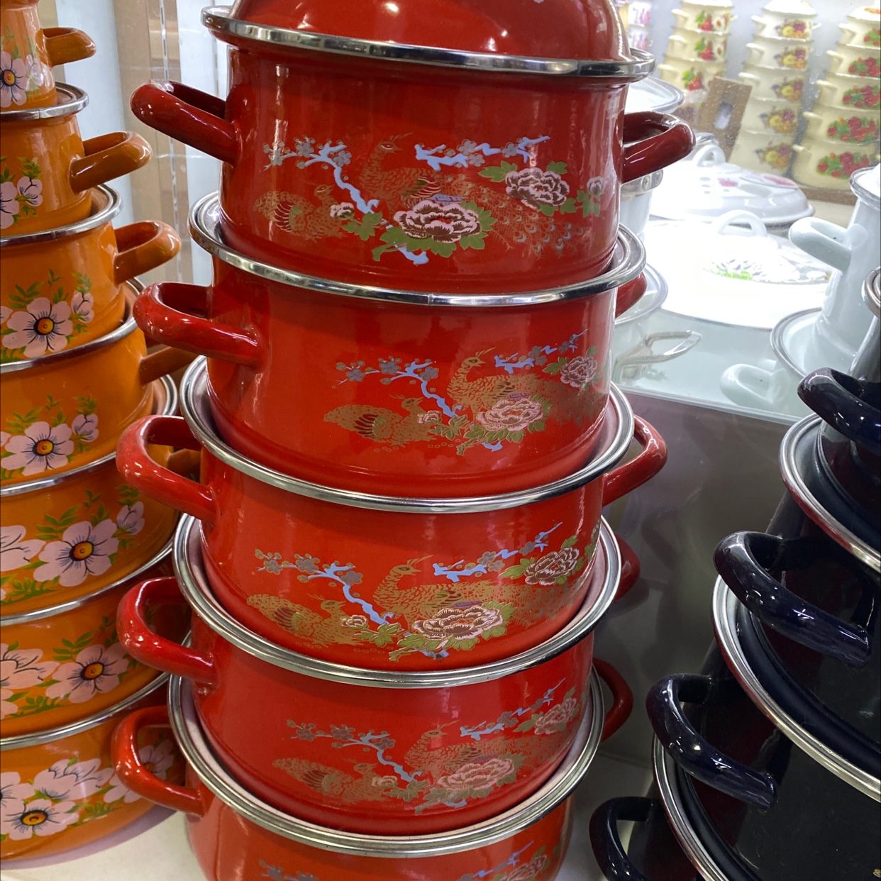 Enamel pot with red peacock