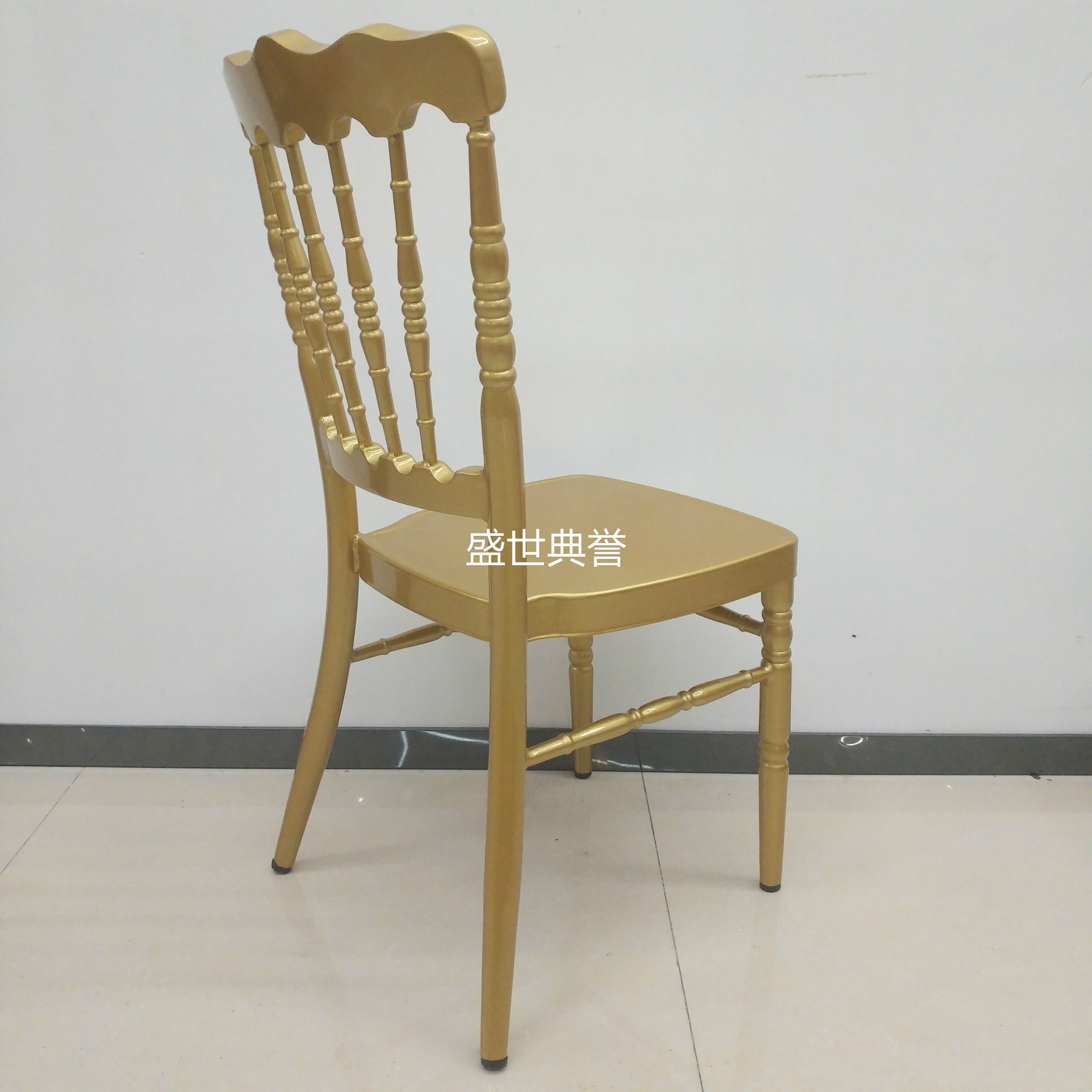 三亚度假酒店户外婚礼竹节椅饭店宴会厅铝合金椅子外贸婚庆皇冠椅白底实物图