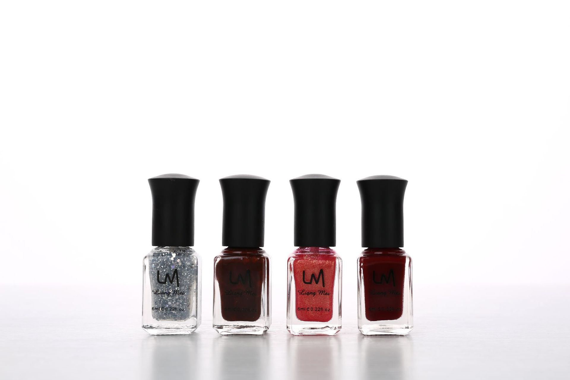 LM's new water-based nail polish is peelable, long-lasting, odorless, peel-off, transparent and tear-off, with a smooth and nourishing texture. Factory direct sales detail image 8