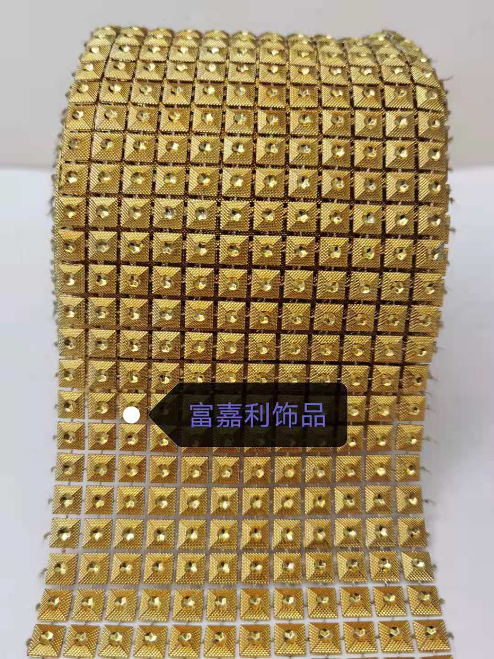 12 rows of pyramids with gold diamonds in reverse