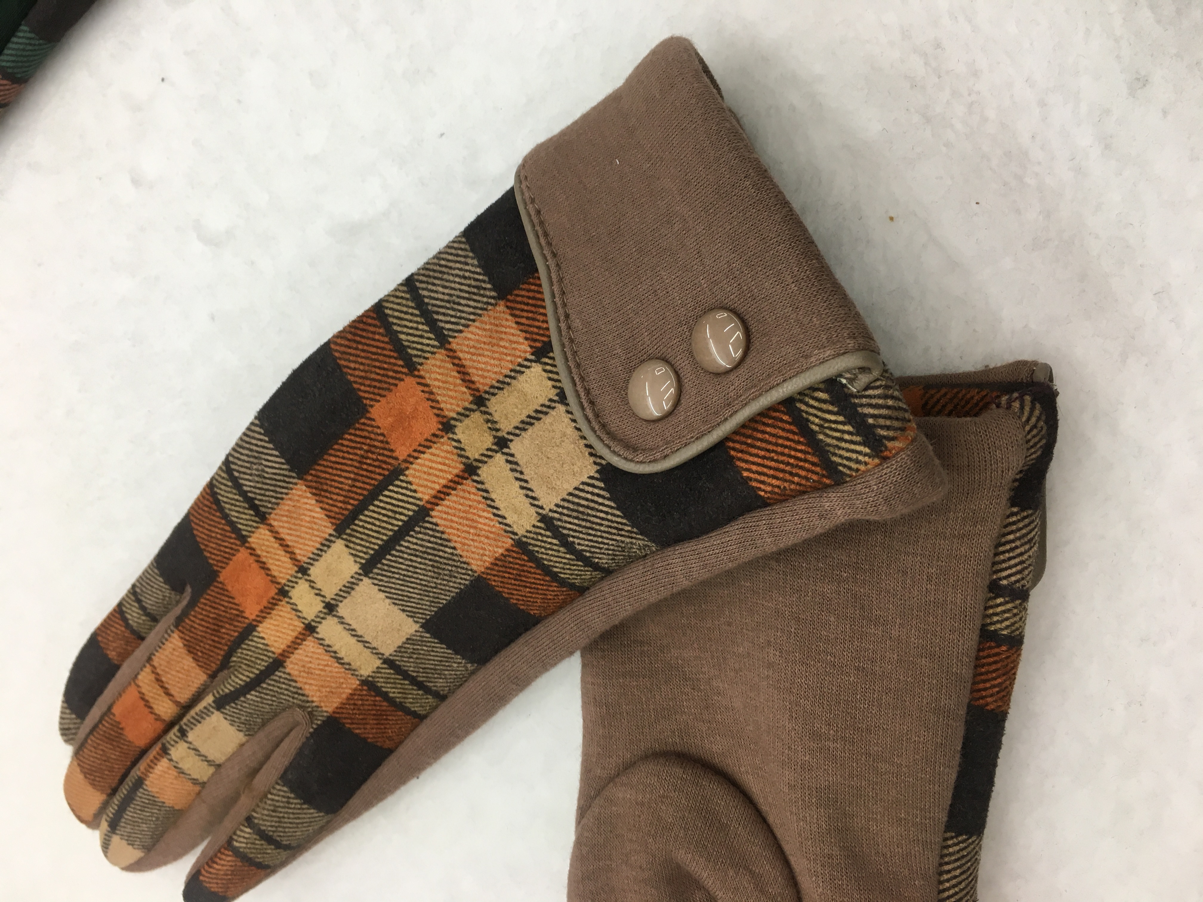 European and American fashion trend style checked AB version warm and fleece warm gloves detail image 8