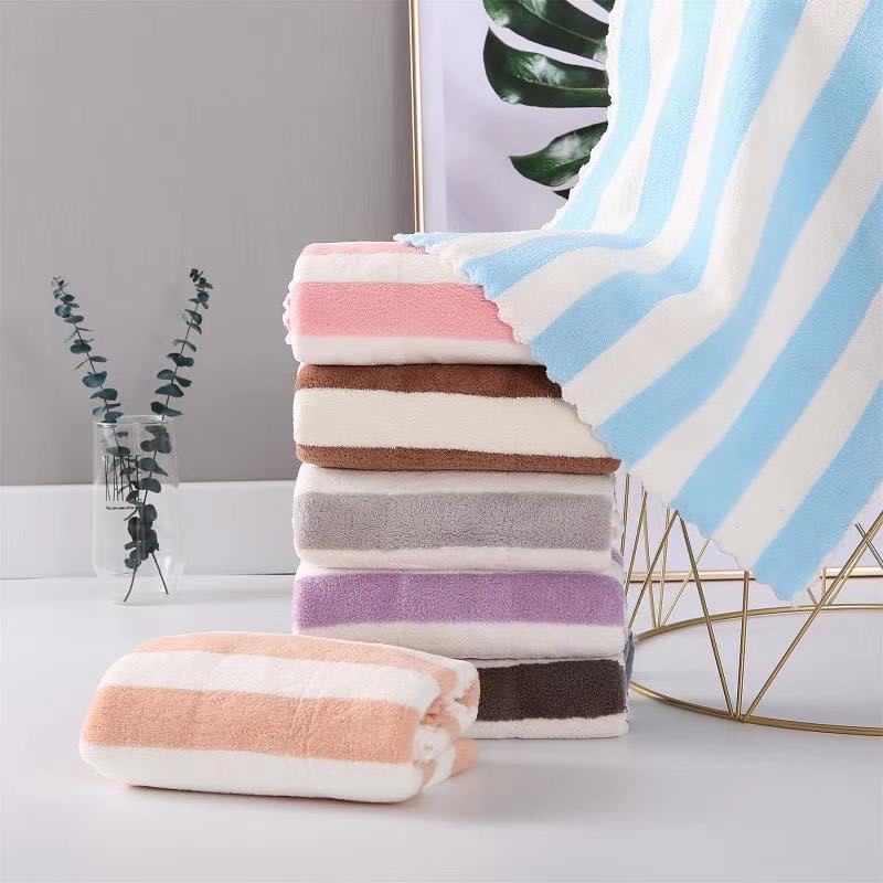 20-12-3 towel detail image 2