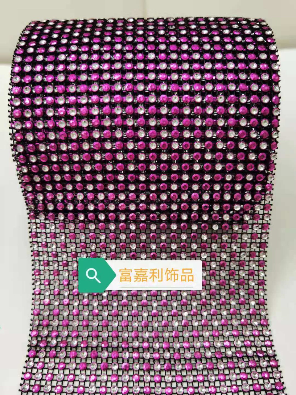 24 rows of black backgrounds on both sides with color embossing