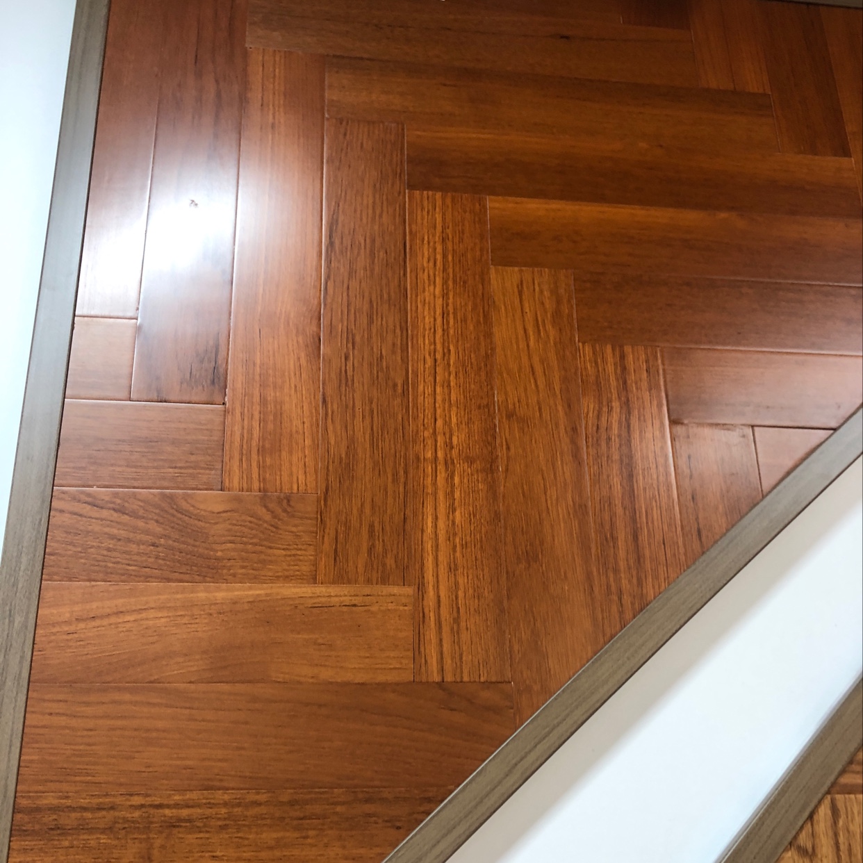 柚木北欧美式风格大自然原木色客厅卧室家用原木实木地板强化复合木地板详情图1