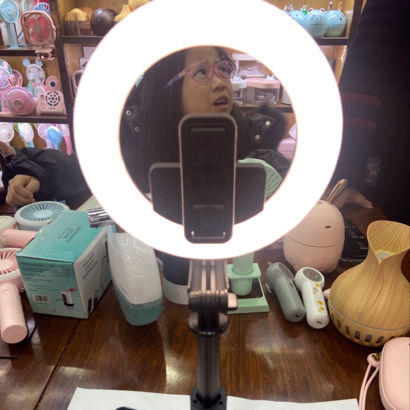 补光灯桌面支架图