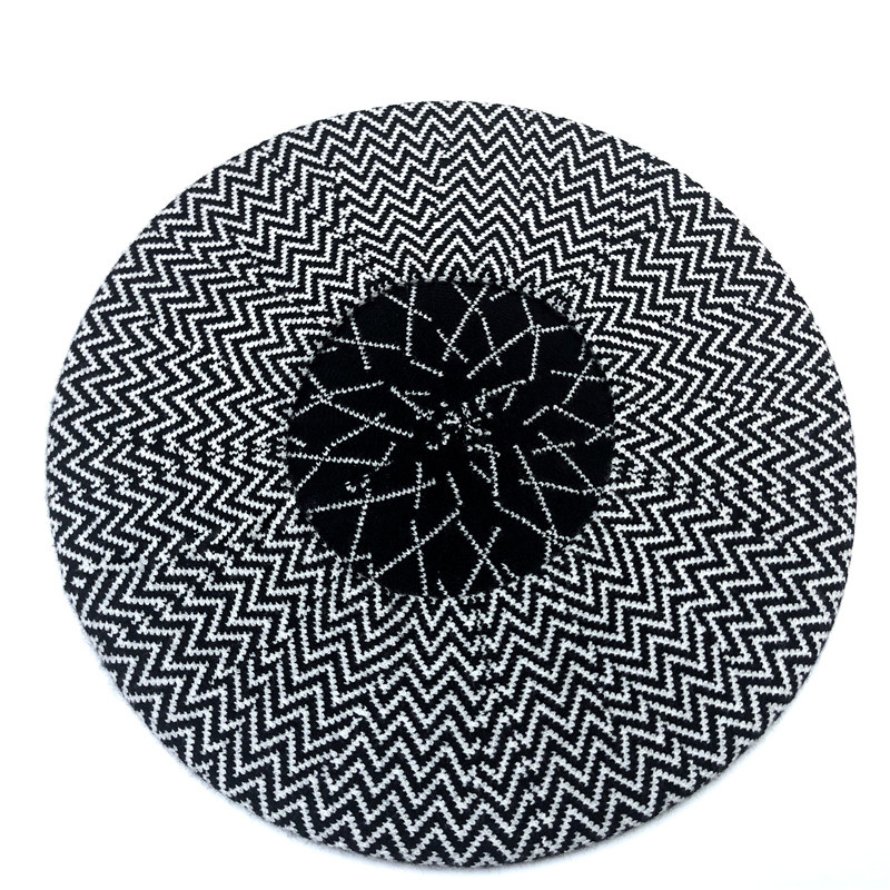 New cashmere and wool one-piece hats for men, Beret hats for grandpas and grandmas, fashionable and warm, essential for winter Application Scenario