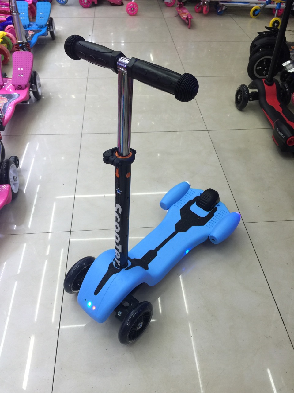 仿喷雾的米高车