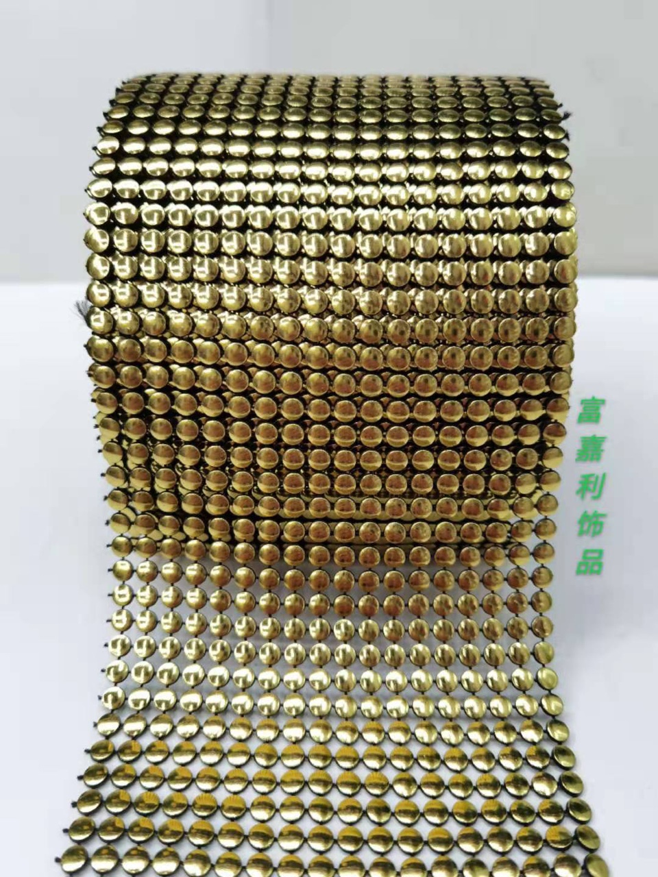 18 rows of semi-circular black background with gold foil