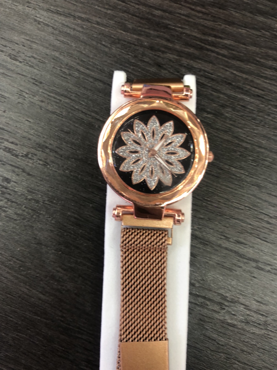 2021 Magnet ins style New women's Watch, a casual and fresh quartz watch