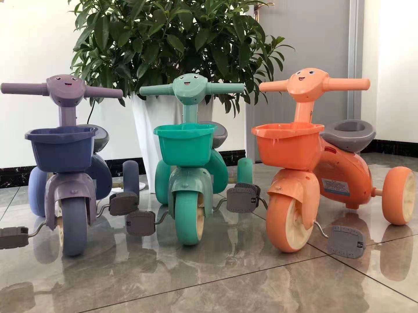 儿童脚踏三轮车带音乐硅胶轮胎详情图1