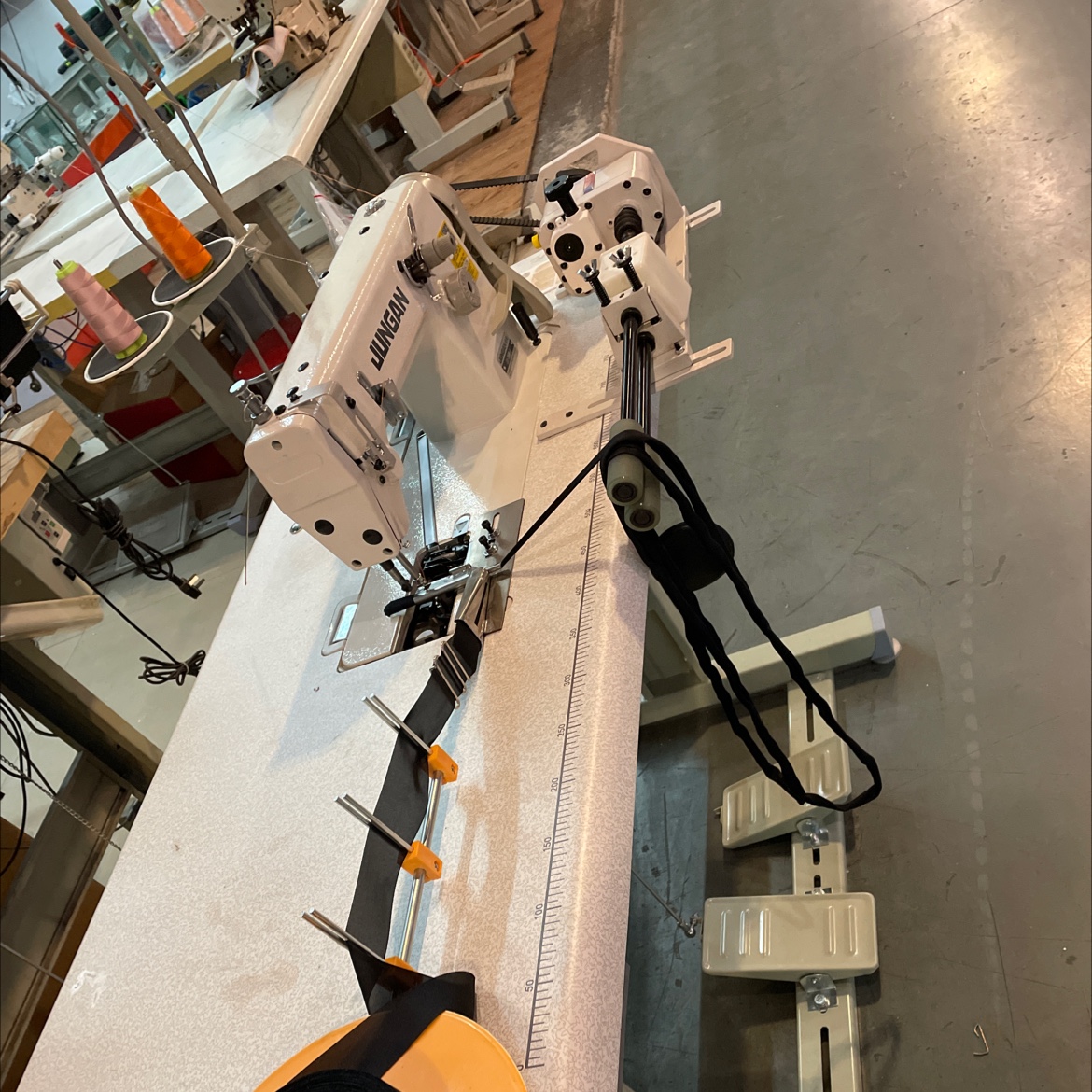 打包机封箱器/热转印/热转印机器/缝纫机设备/老式缝纫机白底实物图