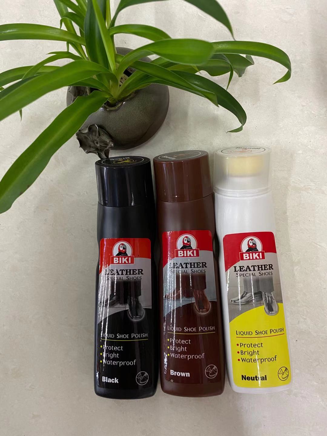 BIKI8830 Liquid shoe polish thumbnail