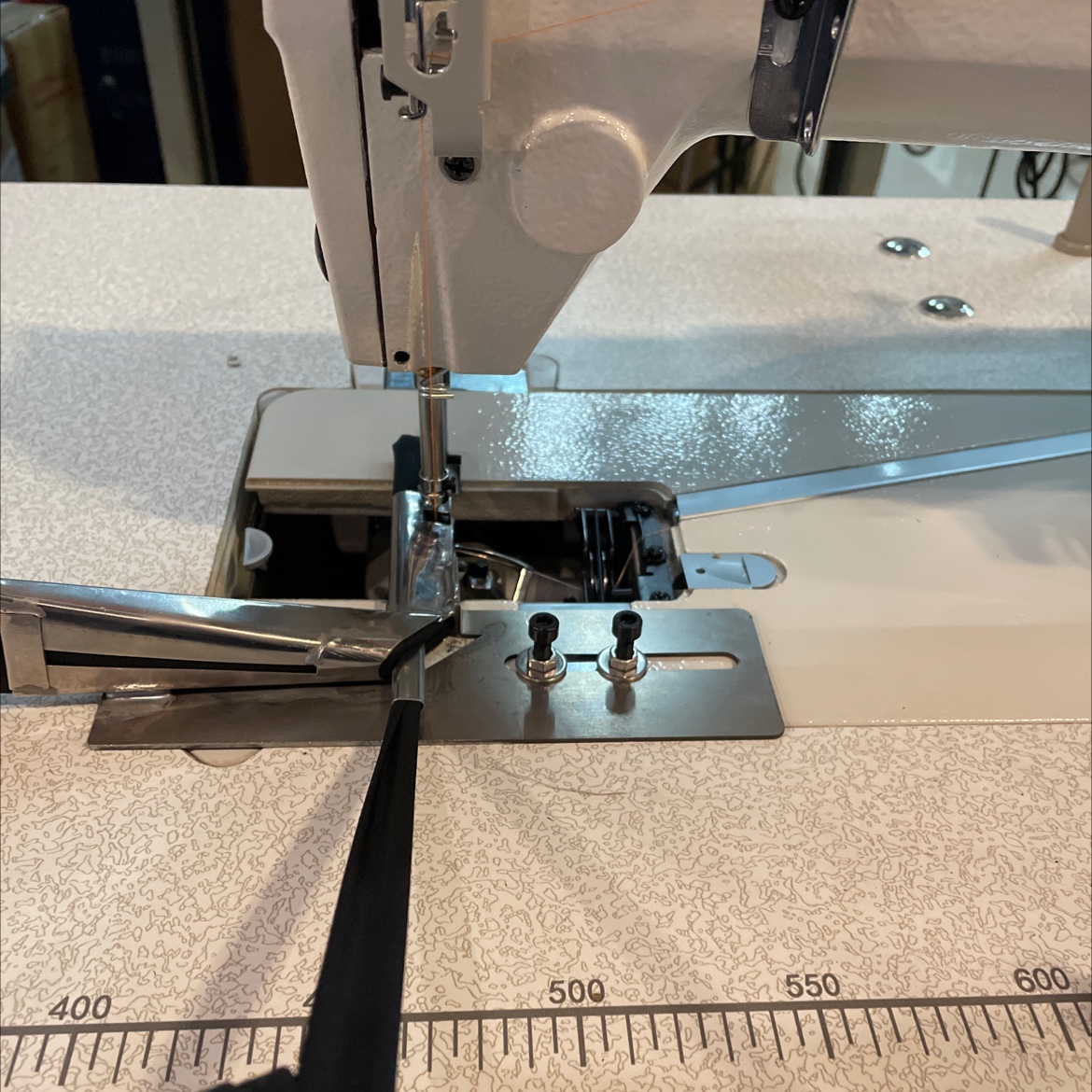 打包机封箱器/热转印/热转印机器/缝纫机设备/老式缝纫机产品图