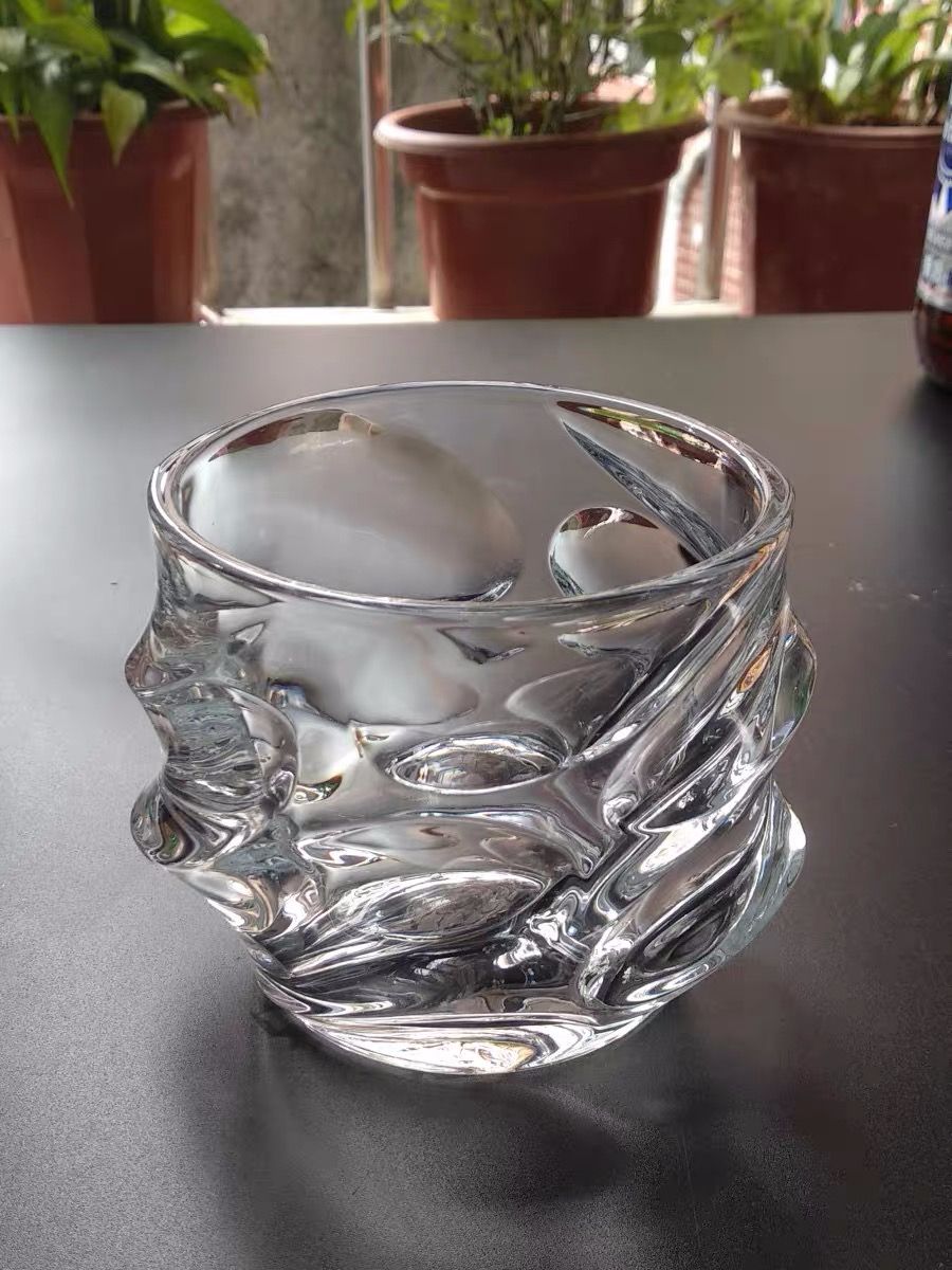 Crystal glass wine glasses, whisky glasses, European creative retro bar glasses, KTV beer glasses, spirits glasses