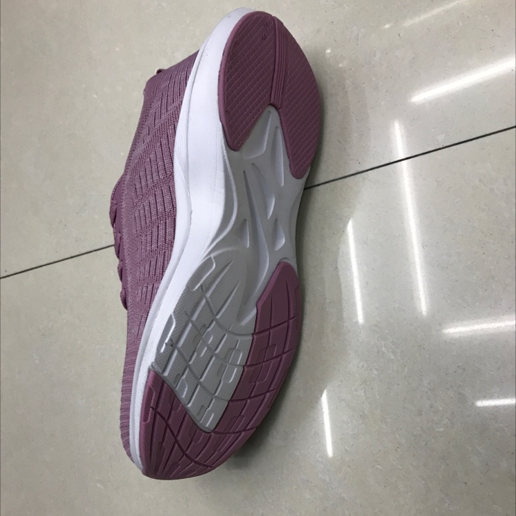 Women's breathable flying woven sports shoes Application Scenario