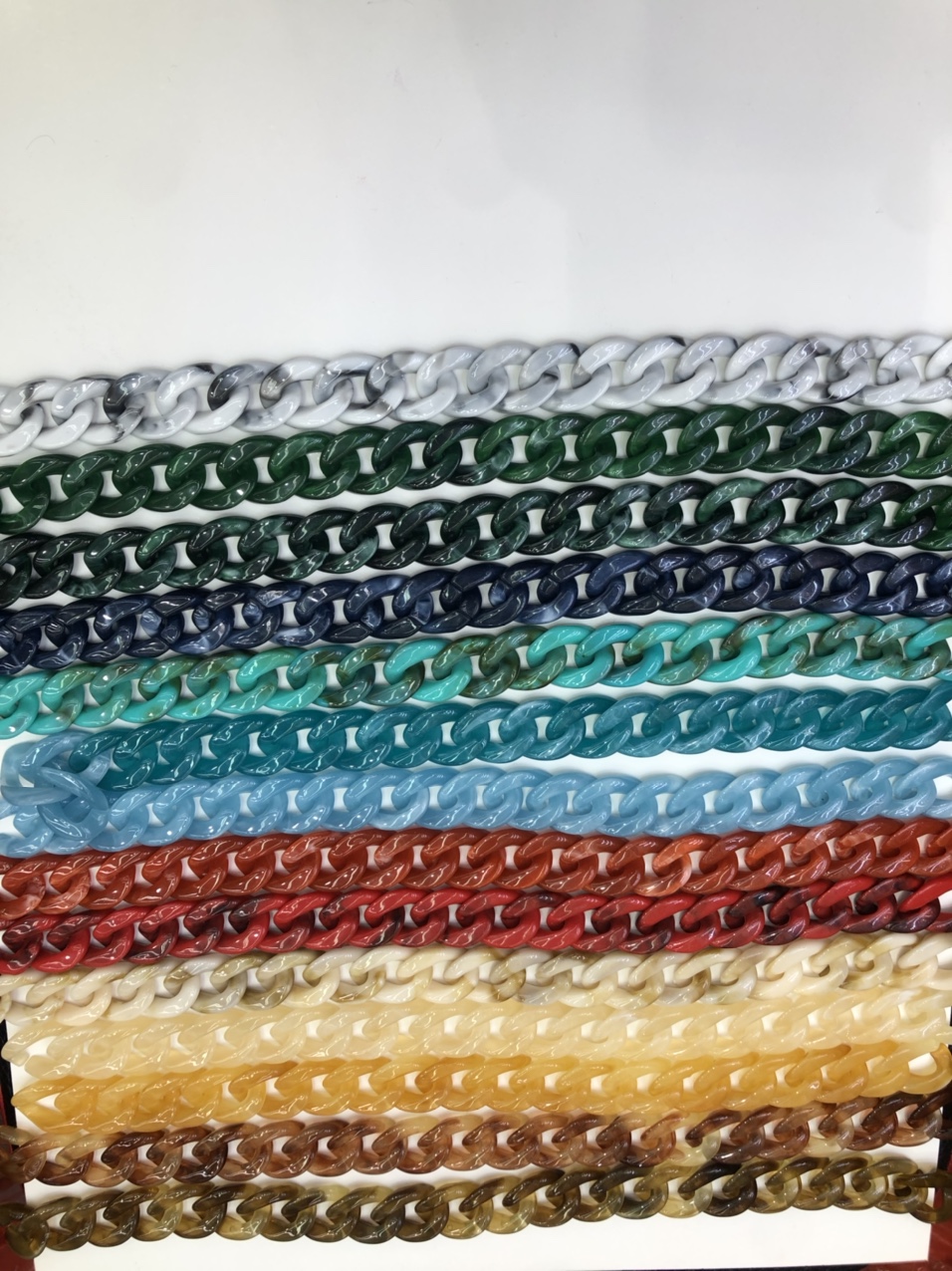 Acrylic chain 7x24