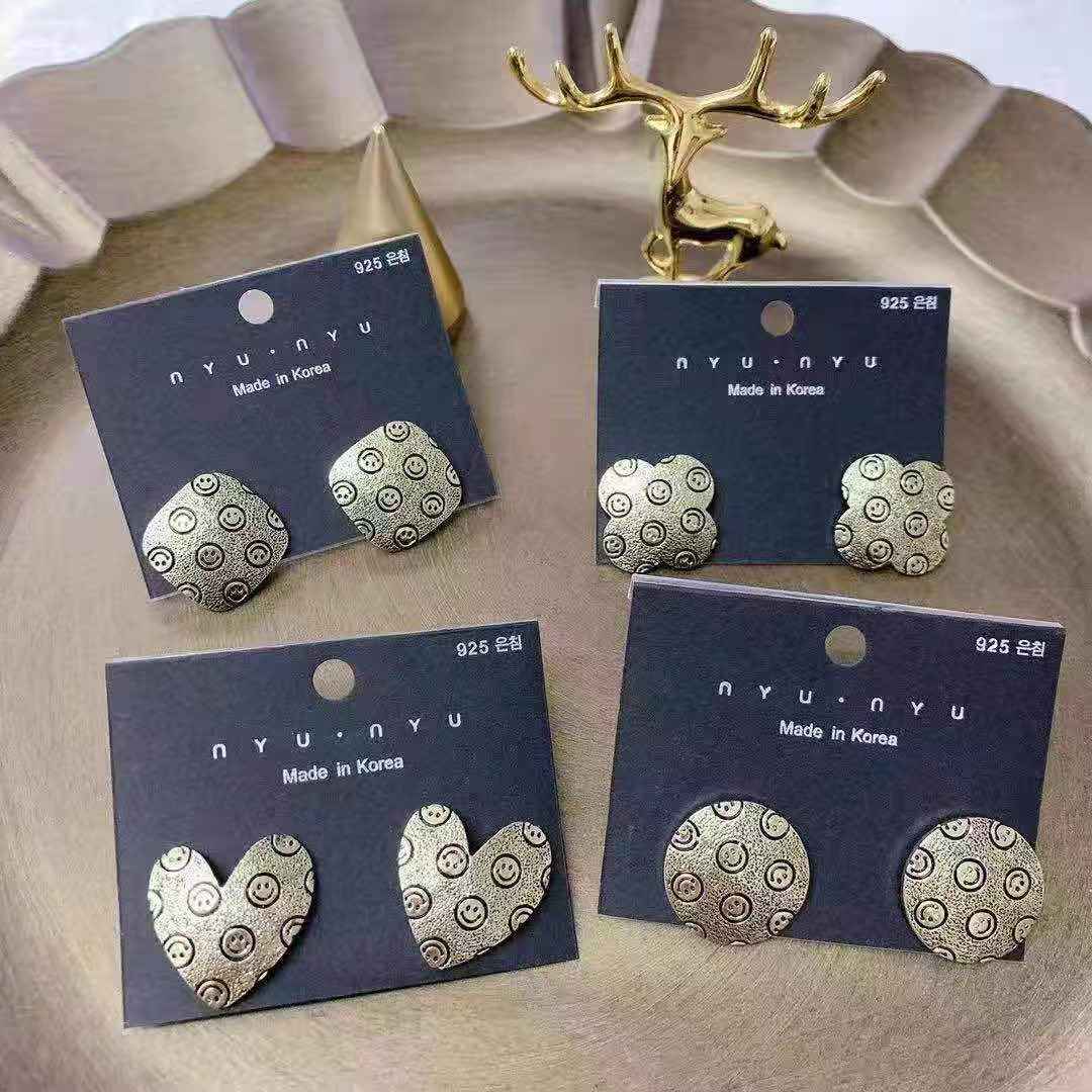 复古风金属笑脸耳钉cc饰品cc饰品cc饰品图