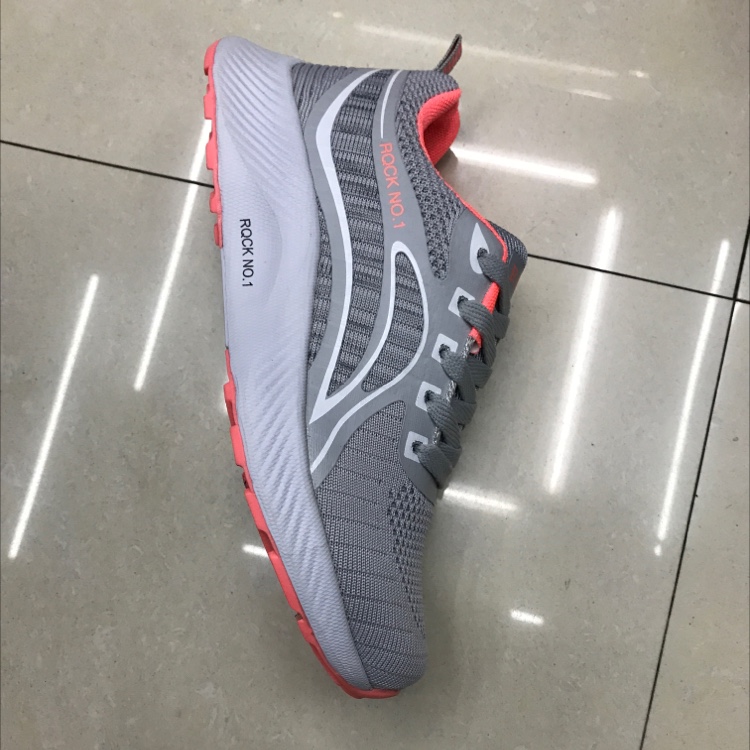 Flying woven sports shoes