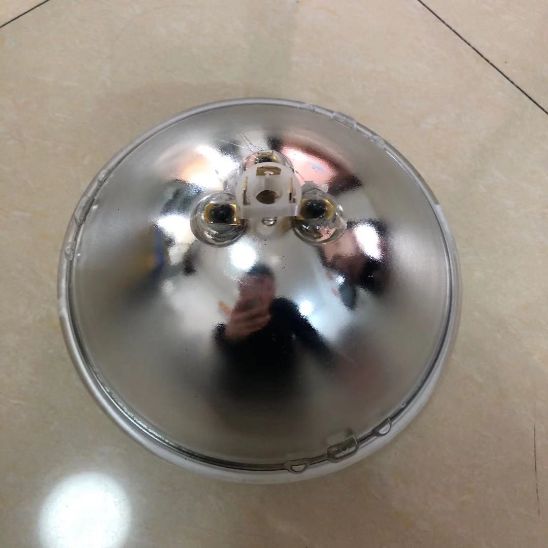 Halogen lamp cup 24V for truck headlights, 7-inch square three-plug round lamp cup ultra-bright truck headlights Item Picture
