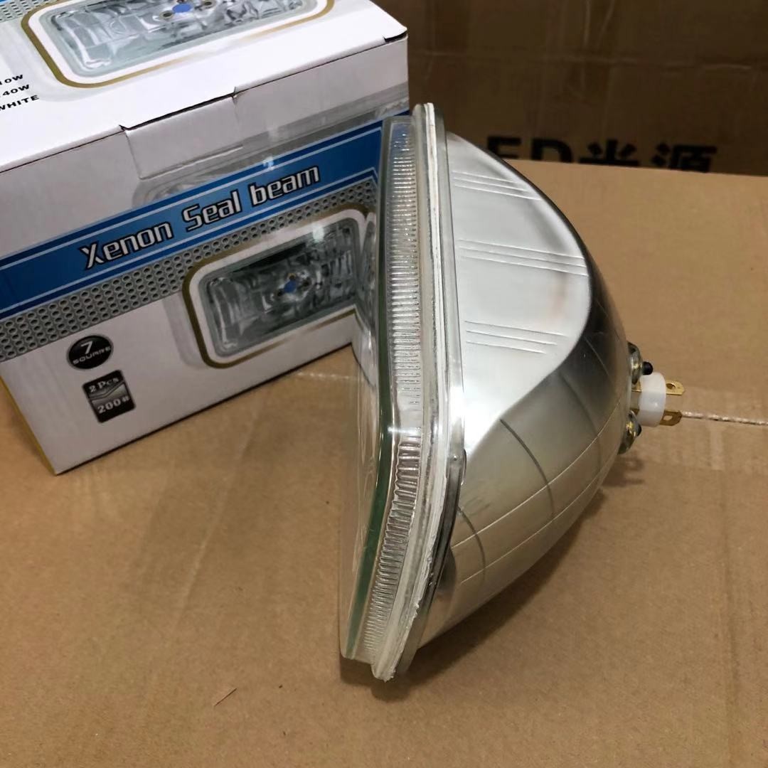Halogen lamp cup 24V for truck headlights, 7-inch square three-plug round lamp cup ultra-bright truck headlights Application Scenario