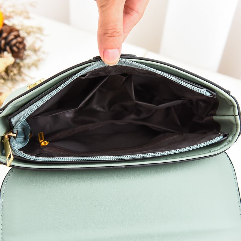 Super popular creative saddle bag for women 2020 Spring/Summer new wide shoulder strap crossbody single-shoulder bag for women direct sales from the manufacturer undefined