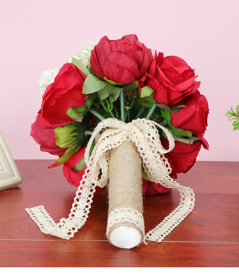 Chinese-style red bride's hand-held bouquet, simulated fresh wine, red velvet rose bouquet wedding photography detail image 6