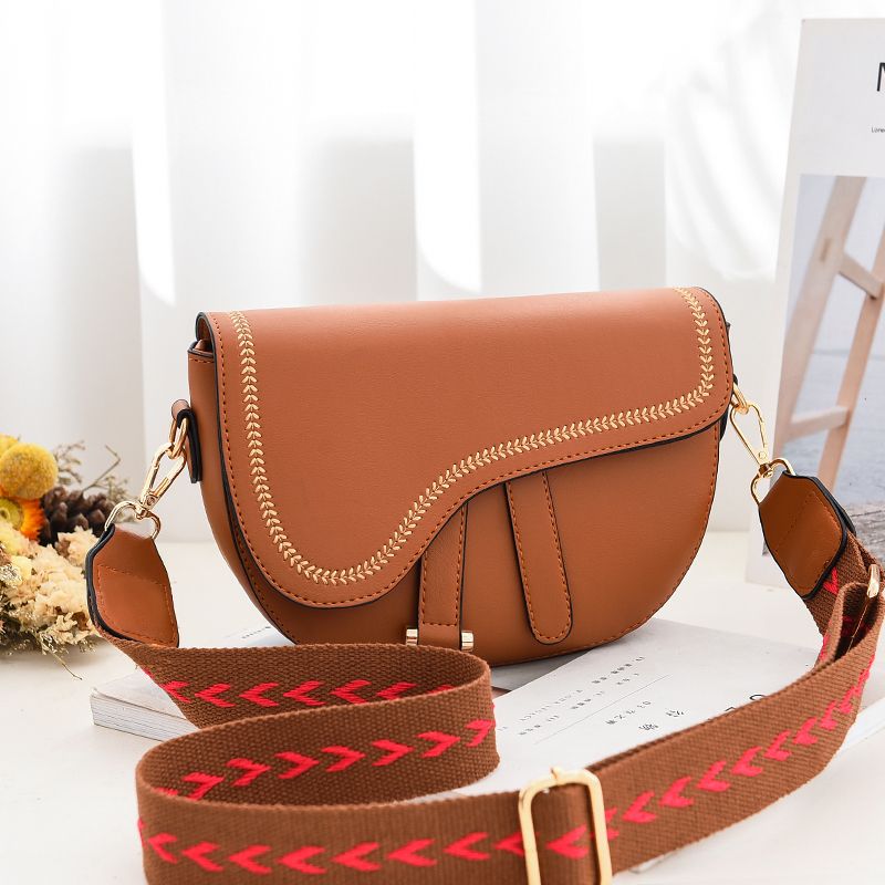Super popular creative saddle bag for women 2020 Spring/Summer new wide shoulder strap crossbody single-shoulder bag for women direct sales from the manufacturer Item Picture
