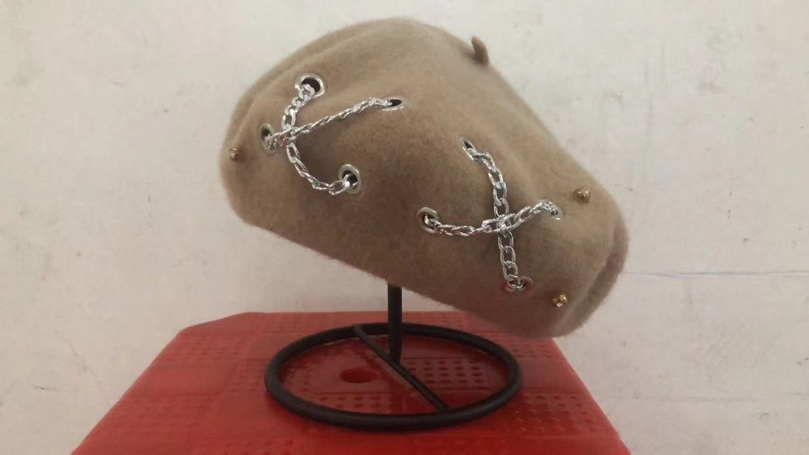 beret thumbnail