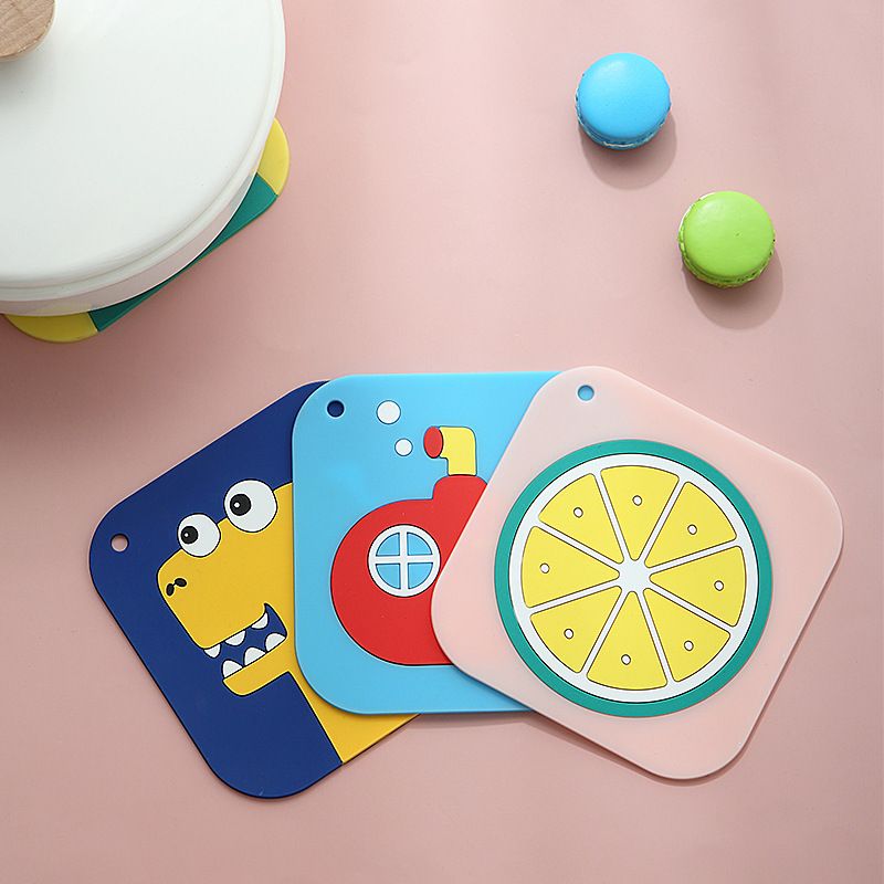 Household dining table heat insulation pad, heat-resistant pot pad, waterproof and oil-resistant thickened bowl pad, plate pad, silicone cup pad, coffee table and table mat Specification drawing