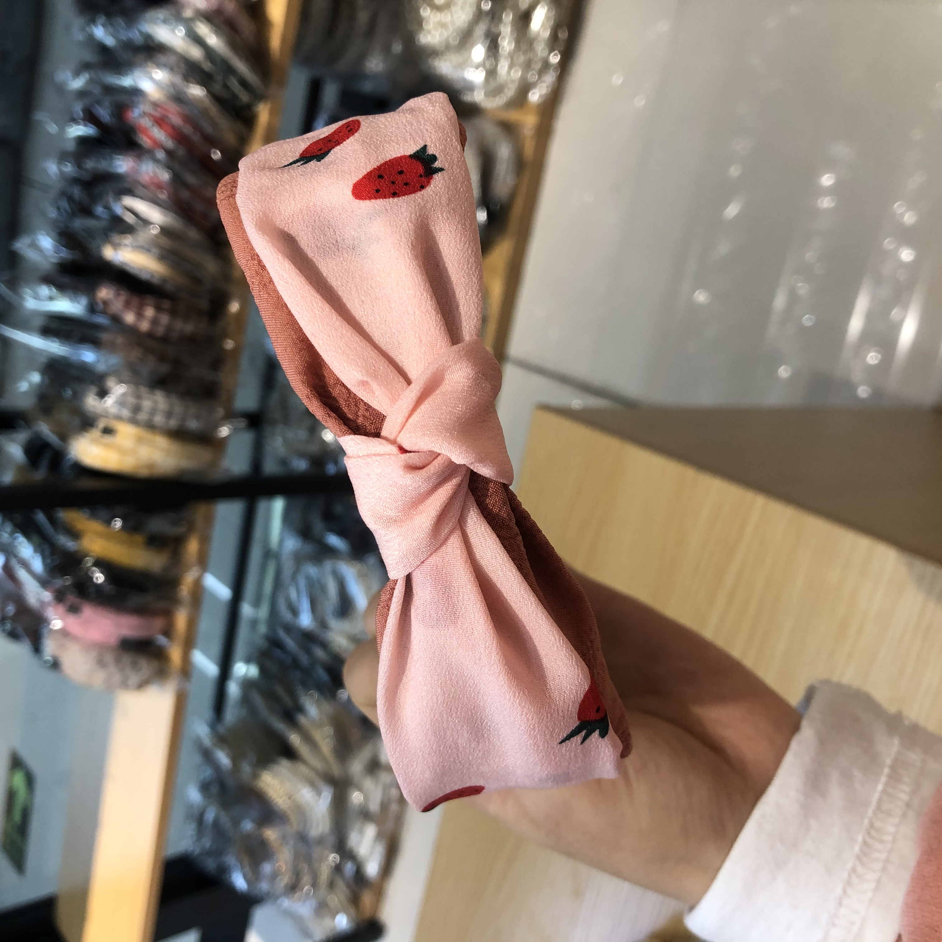 Handmade Streamer Headband Gorgeous And Beautiful Super Good Look At All Want Scrunchie Specification drawing