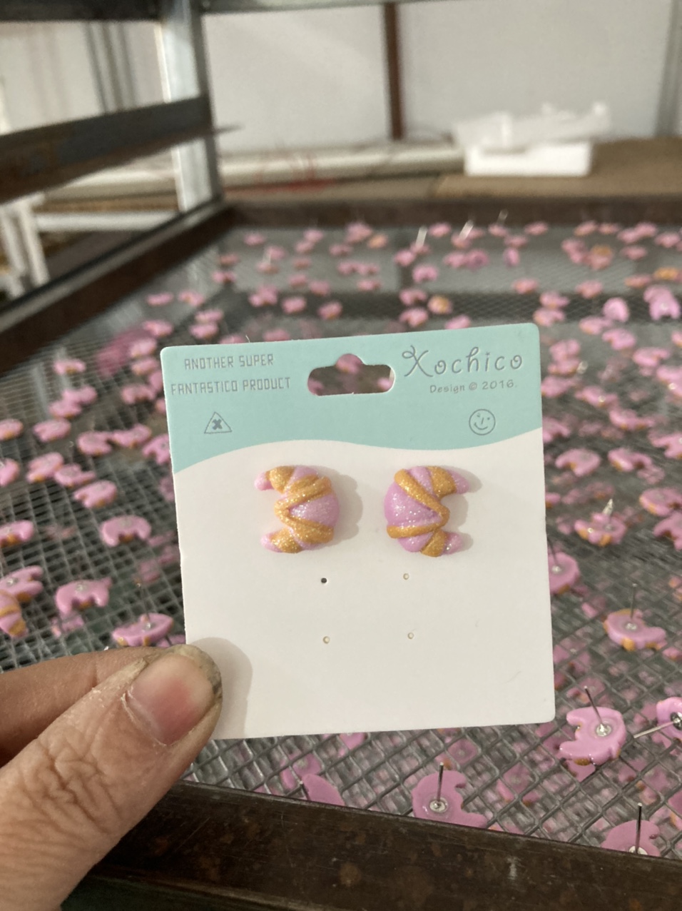 Resin hairpin thumbnail