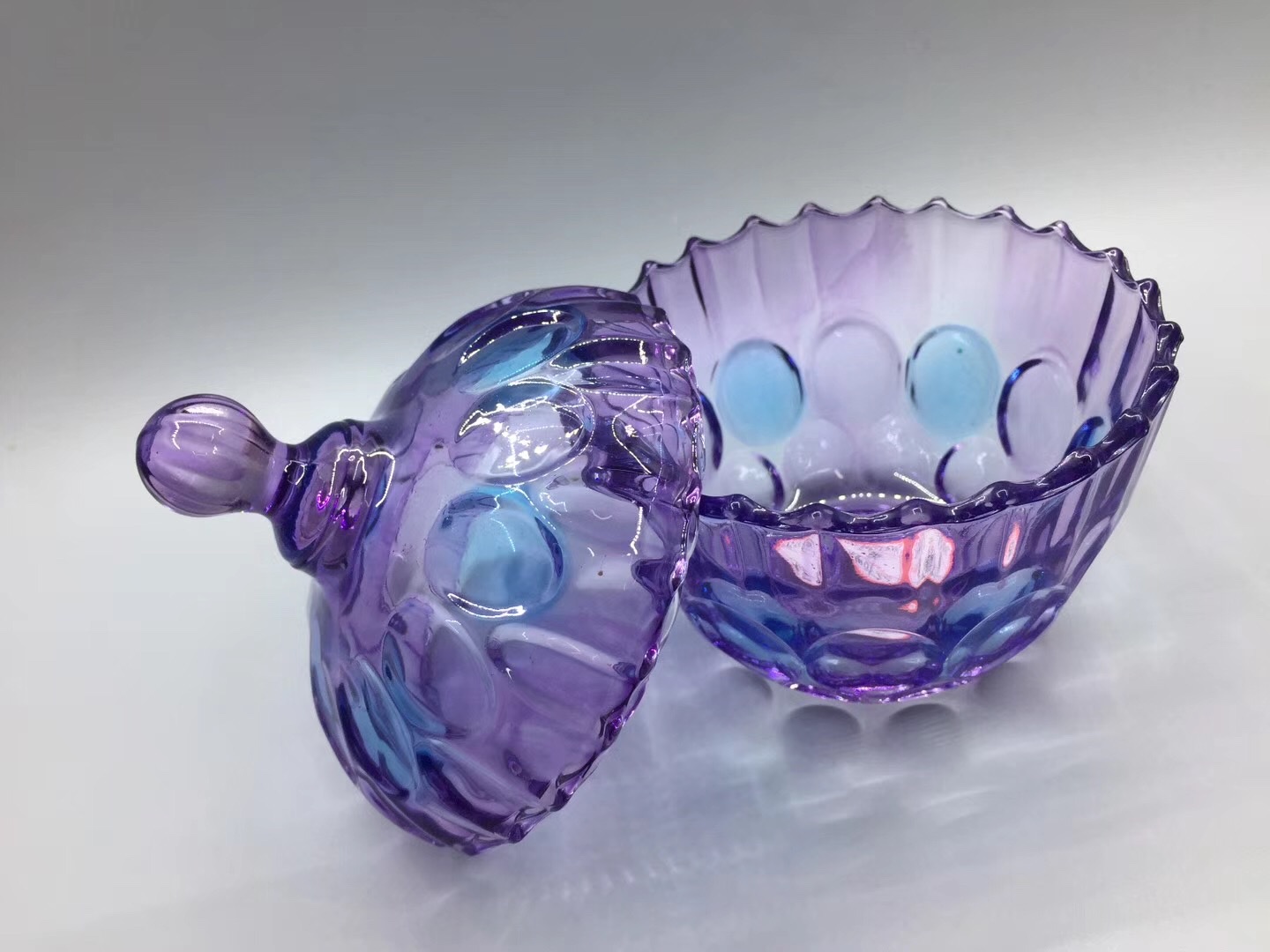 Blue Purple Colored Glass Striped Candy Jar Glass Sugar Jar Dry Fruit Jar Tea Jar Home Decoration Application Scenario