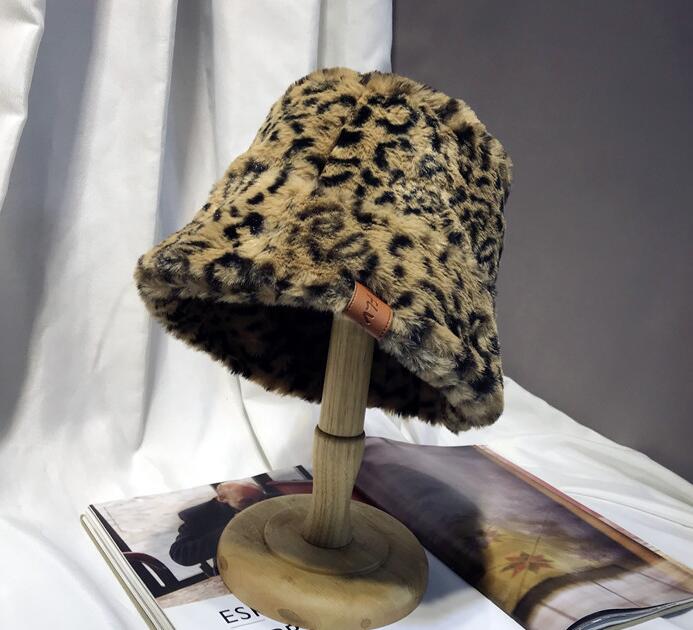 Japanese sweet and lovely bucket hat autumn winter ins red leopard print plush fisherman hat women warm thick basin hat full figure
