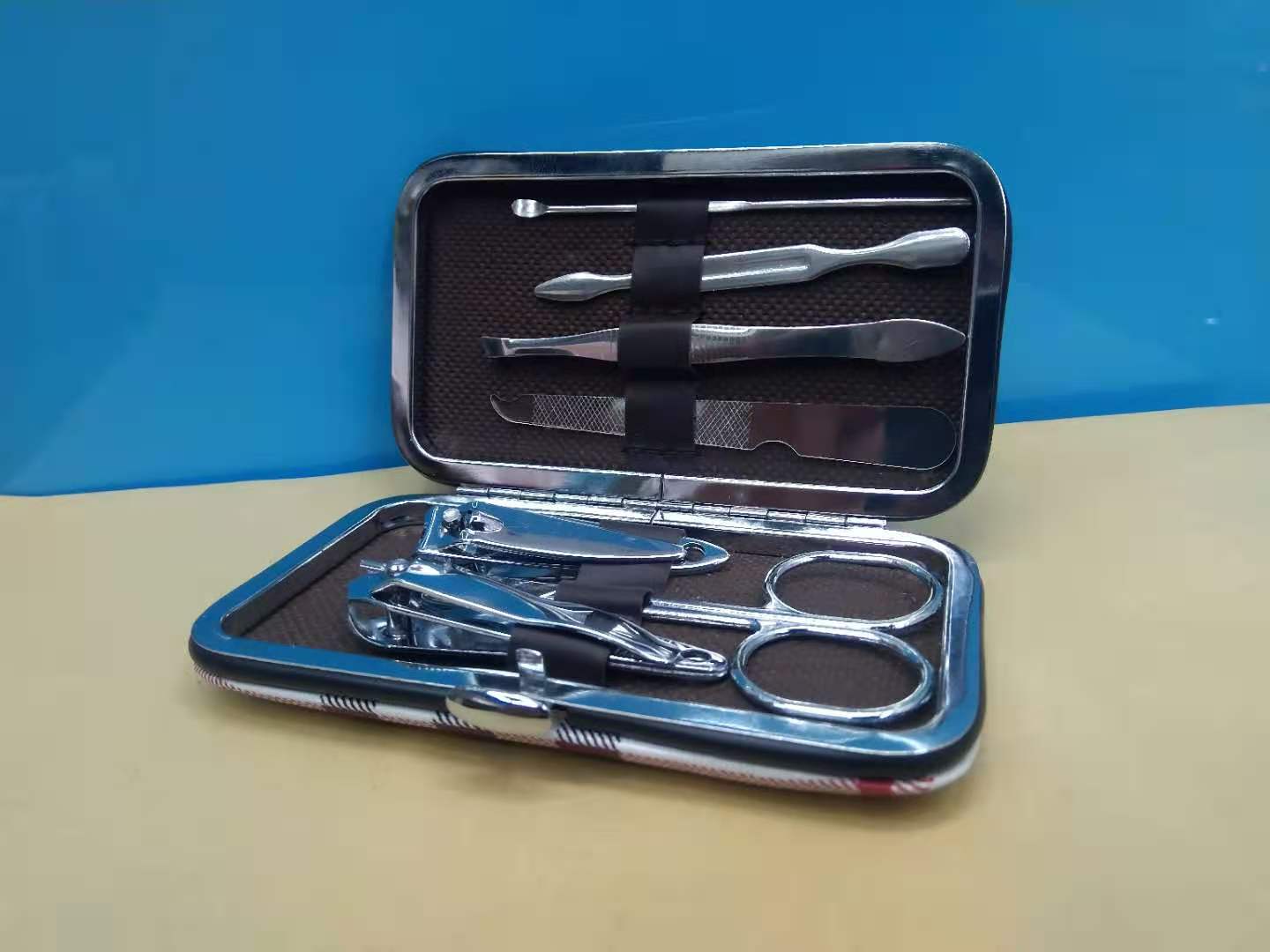 Nail trimming set, 7-piece carbon steel nail clippers, ear picks