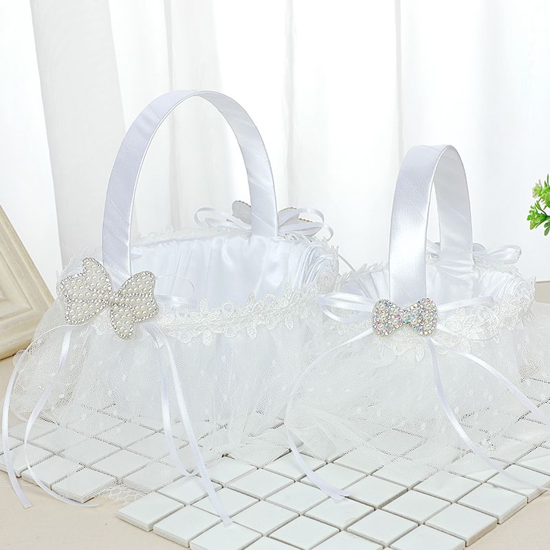 Creative handmade flower baskets for Western-style wedding supplies, romantic heart-shaped hand-held baskets, and wedding candy baskets for brides details Picture