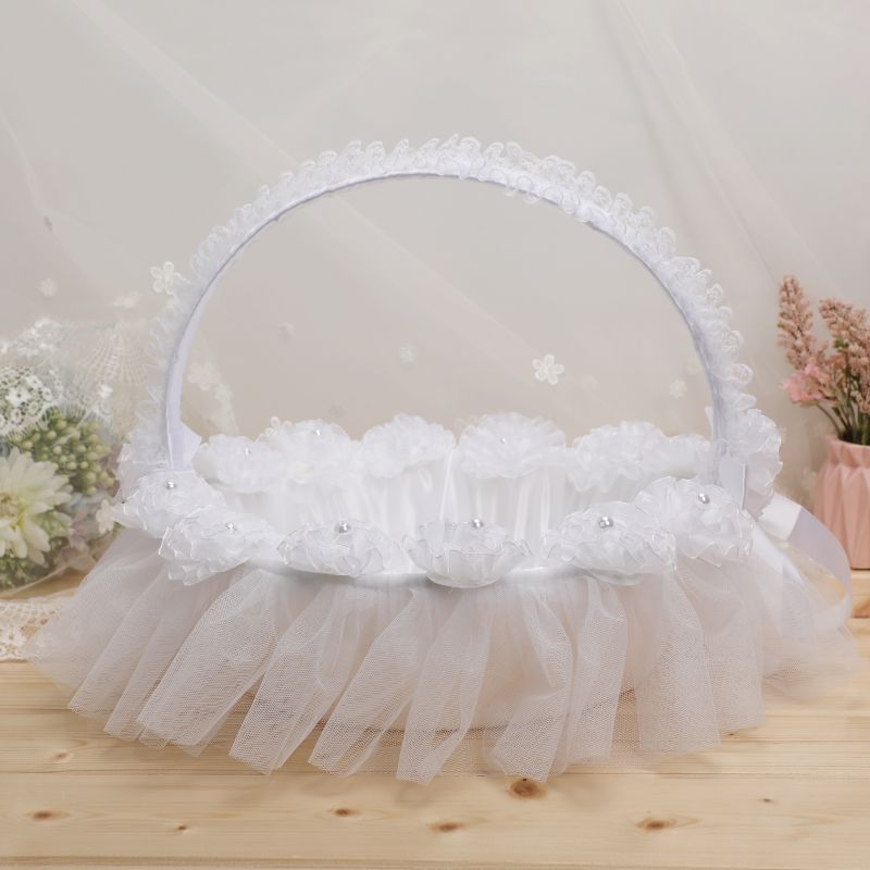 Western-style bamboo woven large flower baskets, Chinese wedding props, flower girls, bridesmaids scattering flowers, lace trim baskets, wedding supplies